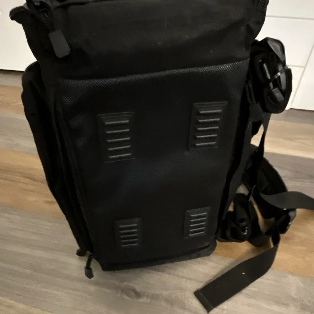 TIDEWE Tactical Backpack 25L Black Zip Closure External Pockets Padded Straps